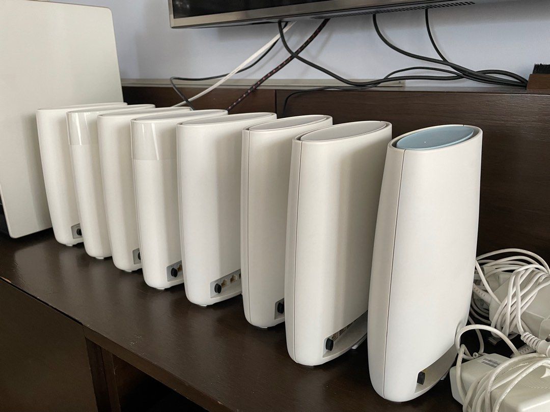 1X Orbi router RBR50 and 1X Orbi satellite RBS50, Computers & Tech