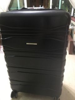 28 Inches New Yorker PC (Black) Luggage