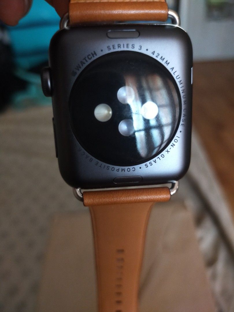 2nd hand Authentic Apple Watch Mint Condition Series 3