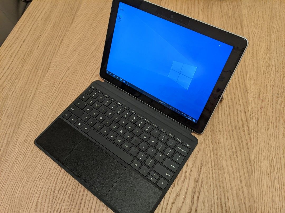 全新一樣！ Microsoft Surface go Pentium 4415Y /8+128GB 高速ssd /10