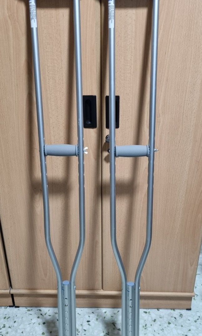 Aluminium crutches, Health & Nutrition, Assistive & Rehabilatory Aids