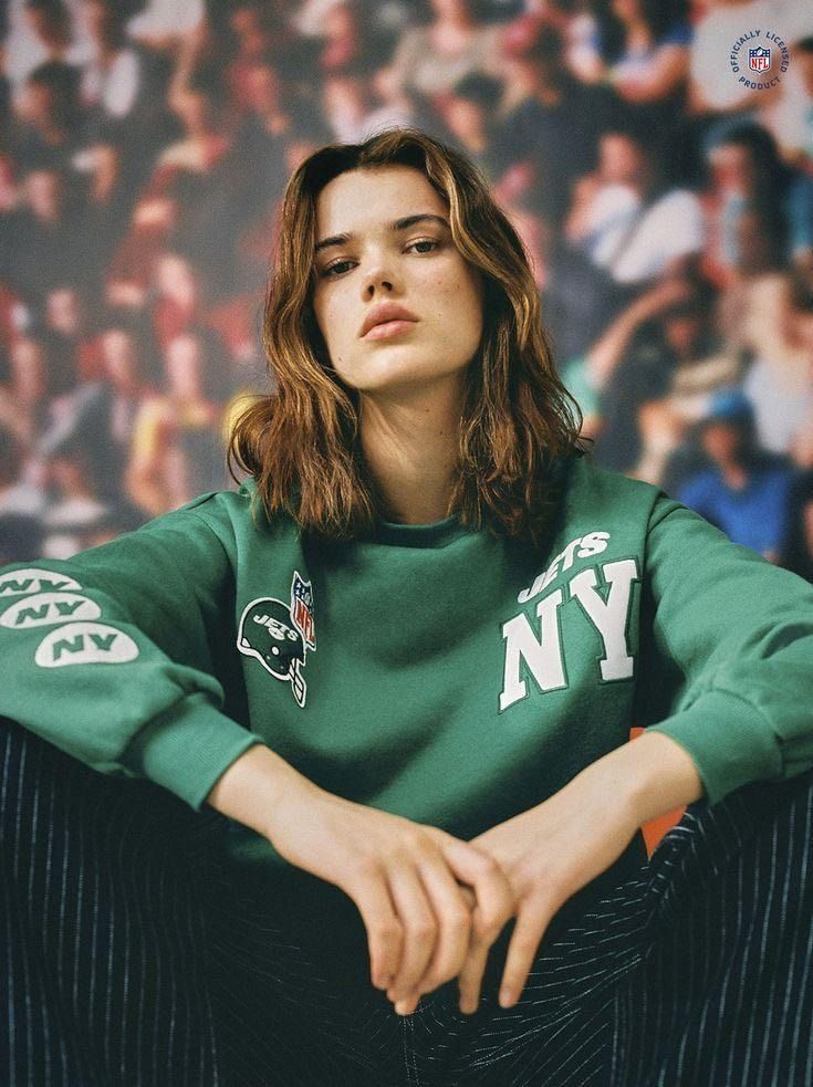 authentic green pull & bear streetwear NFL pullover, Women's Fashion,  Coats, Jackets and Outerwear on Carousell