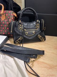 Balenciaga Edge mini mity