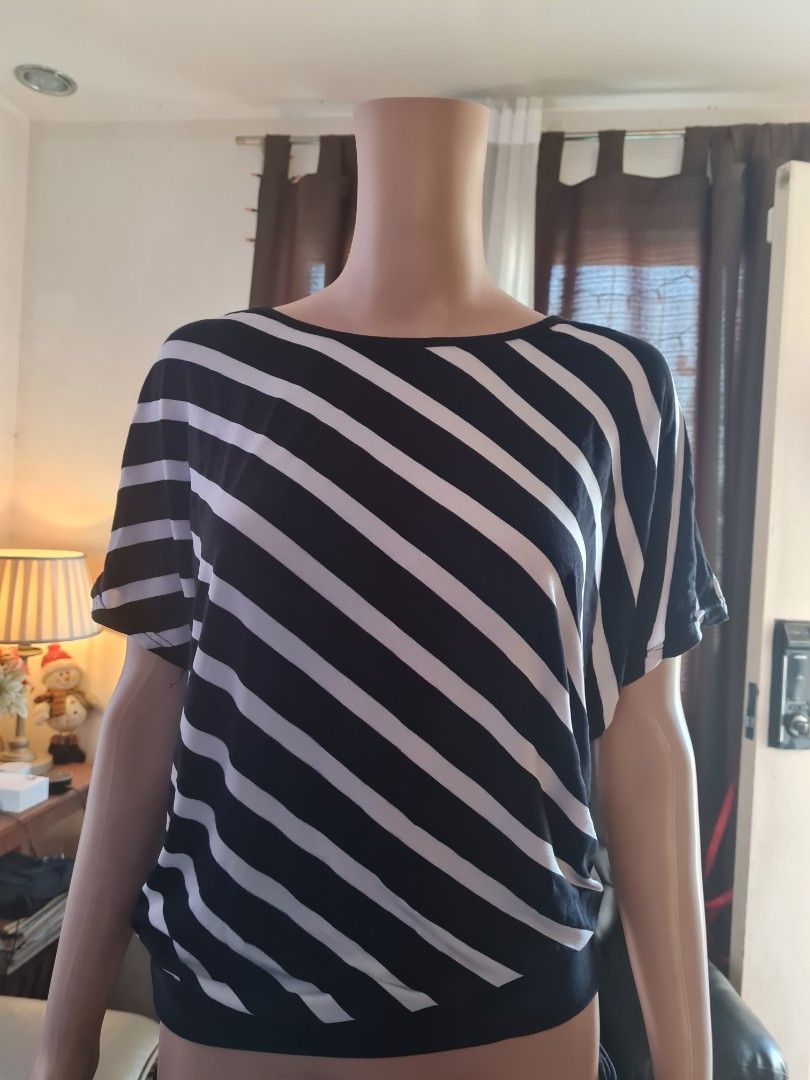 Blouse and Skirt #stripe (Category: Sets or Coordinates) located in Dasmarinas. Submitted by iConiC_Collection (Listing ID 1219655379, Image 3). Description: 300 set Kpop style can fit M to L.