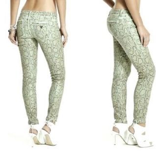 BNWOT rare snake skin skinny jeans guess
