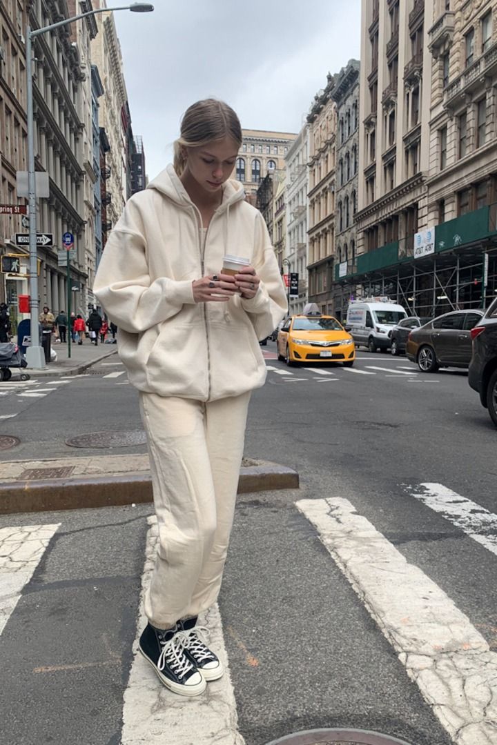 Brandy Melville Christy hoodie in ivory (oversized), Women's Fashion,  Coats, Jackets and Outerwear on Carousell