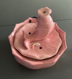 Cat Drinking Fountain (Ceramic)