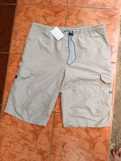 Celana pendek cargo