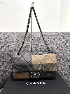 💯 Authentic CHANEL boy bag flap