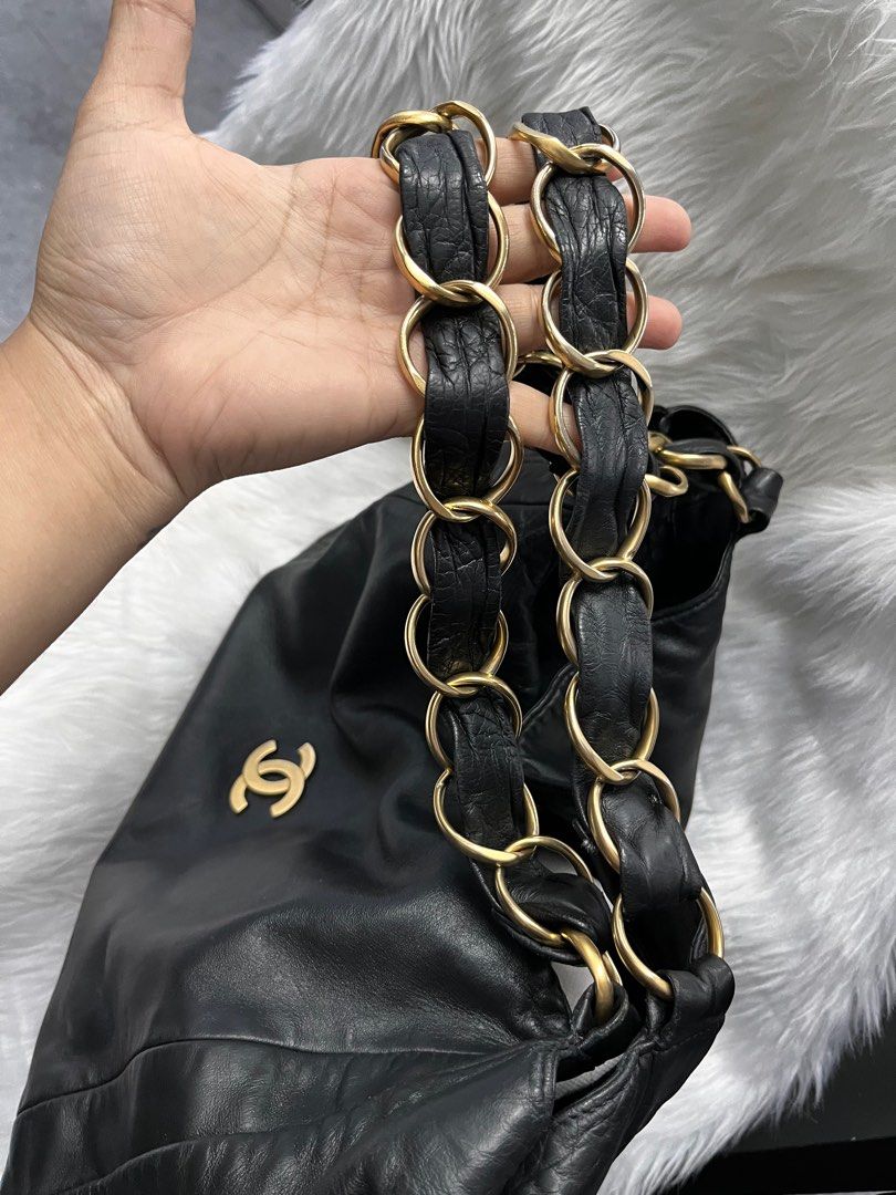 CHANEL Olsen Black Lambskin Shoulder Bag, Luxury, Bags & Wallets on  Carousell
