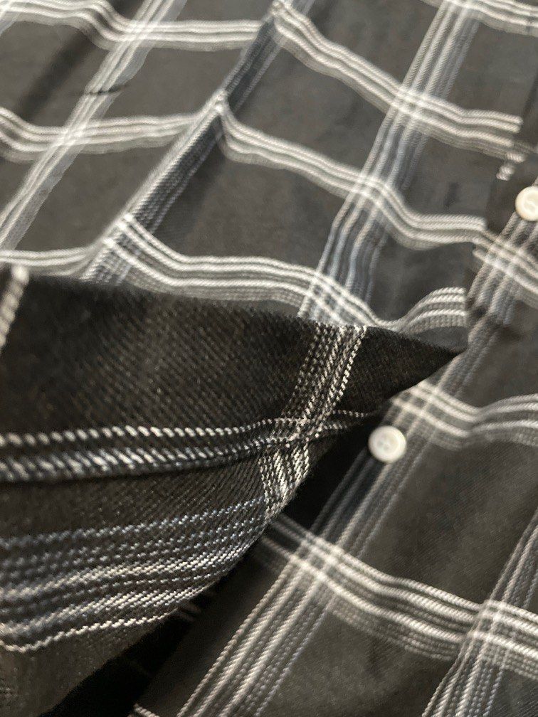 Checkered jacket (Category: Coats, Jackets and Outerwear) located in Singapore. Submitted by Panda3904 (Listing ID 1219628986, Image 2). Description: Brand new Bought from taobao but didn’t get a chance to wear coz weather too hot in SG.