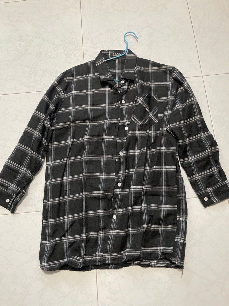 Checkered jacket (Category: Coats, Jackets and Outerwear) located in Singapore. Submitted by Panda3904 (Listing ID 1219628986, Image 1). Description: Brand new Bought from taobao but didn’t get a chance to wear coz weather too hot in SG.