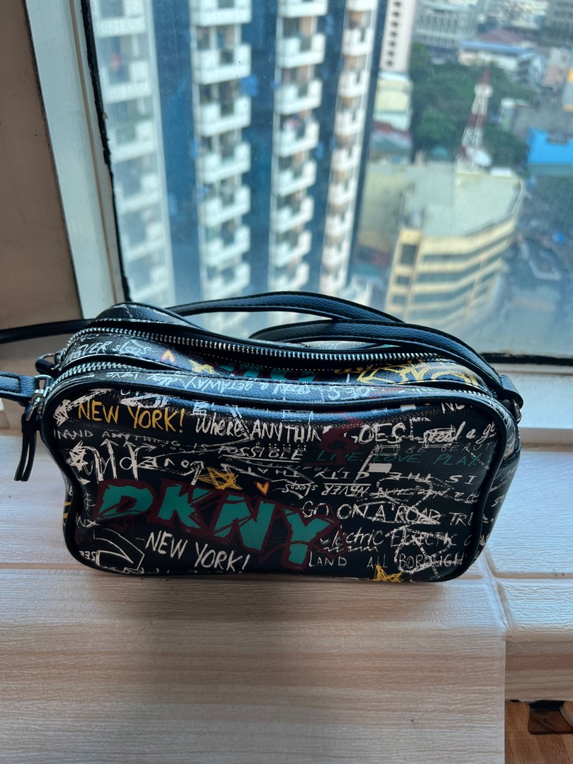 DKNY TILLY CAMERA BAG Women s Fashion Bags Wallets Cross body Bags on Carousell