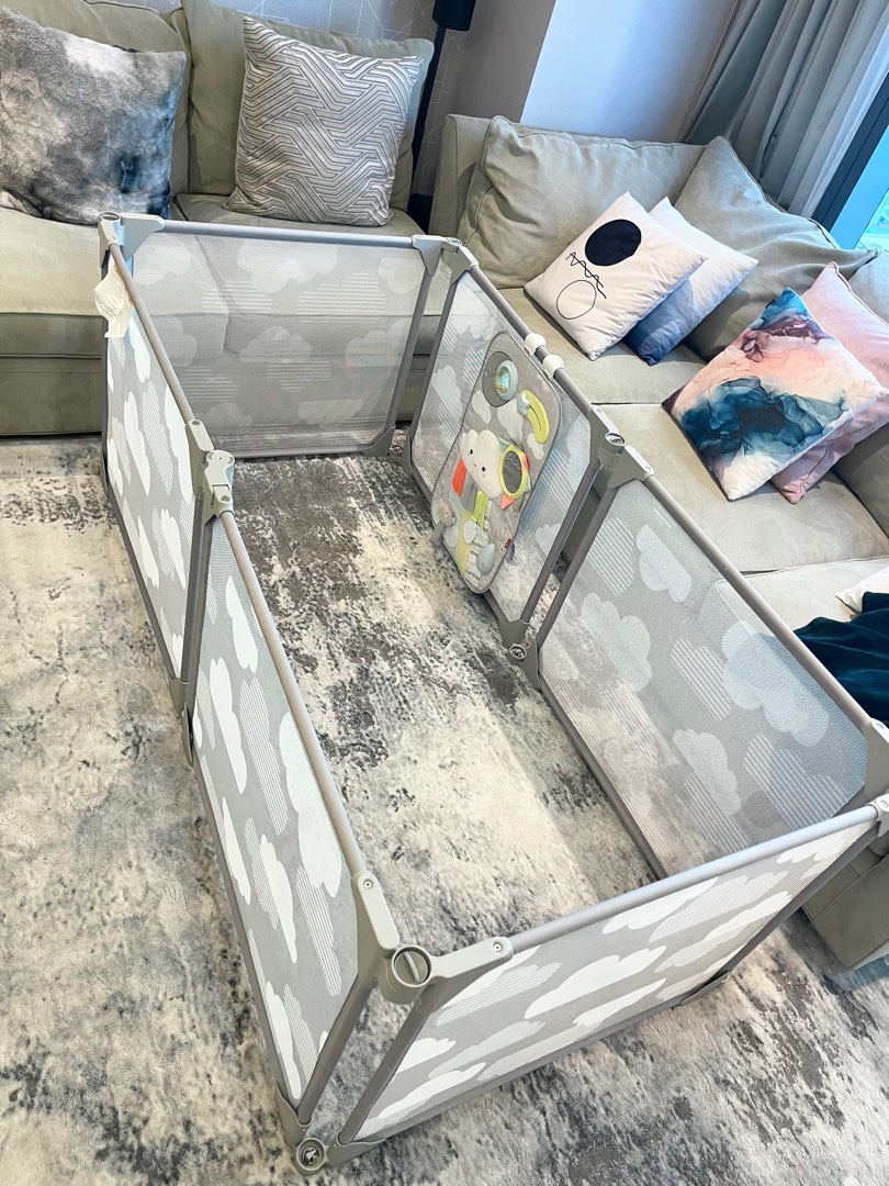 Expandable Baby Gate Playpen. Playview on Carousell