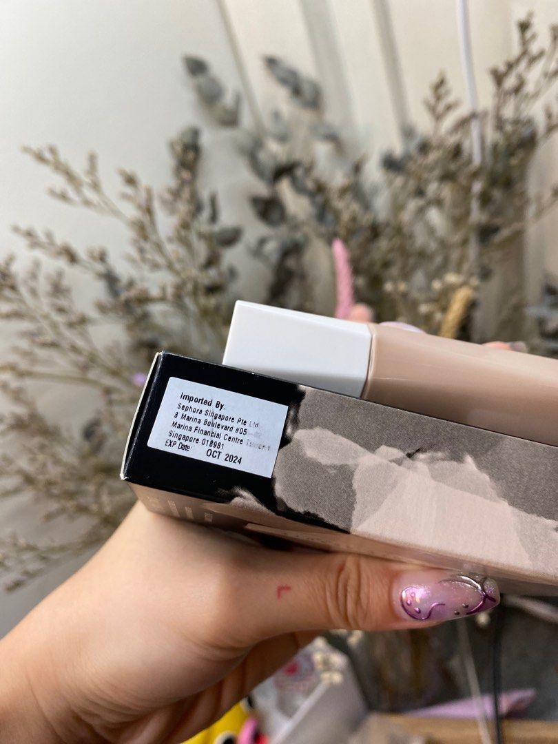 Fenty Beauty Eaze Drop: Blurring Skin Tint Foundation Light - Main Image