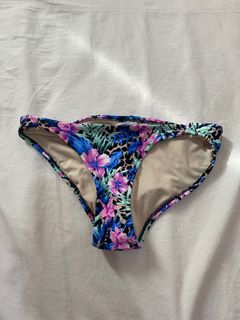 (Category: ) located in . Submitted by styledmnl (Listing ID 1219557626, Image 1). Description: .
