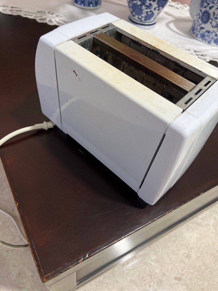 free toaster plug broken, TV & Home Appliances, Kitchen Appliances