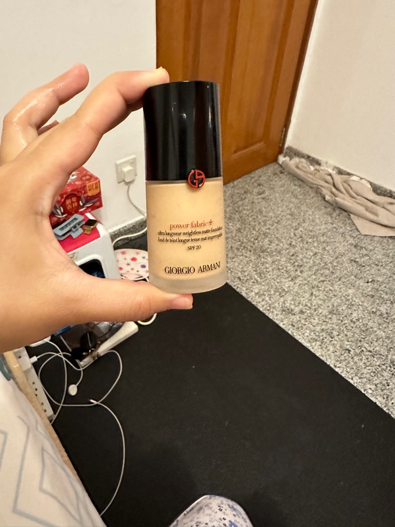 Giorgio Armani Powder Foundation, Beauty & Personal Care, Face, Makeup on  Carousell