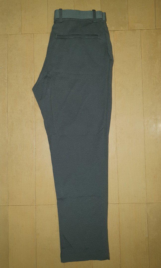 Grey Uniqlo Smart Ankle Pants on Carousell
