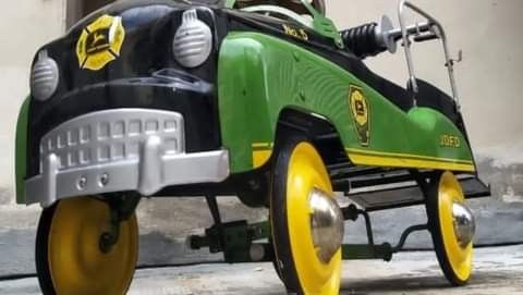 John deere pedal fire top truck
