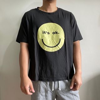 Kaos h&m smile hitam