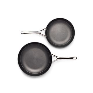 Kickstarter Buccaneer cast iron skillets - 24 cm & 28 cm
