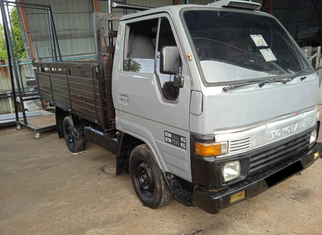 LORI TOYOTA DYNA 1 TAN, Cars, Cars for Sale on Carousell