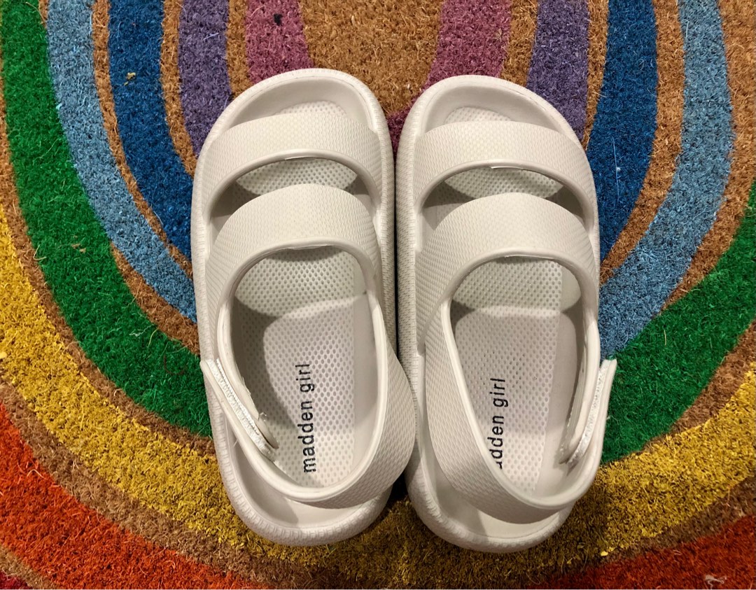 madden girl fancy p slide