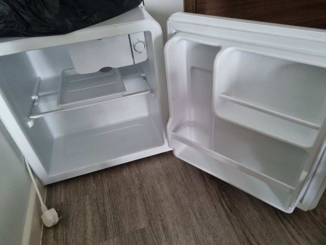 123L Bar Fridge - White - MIDEA