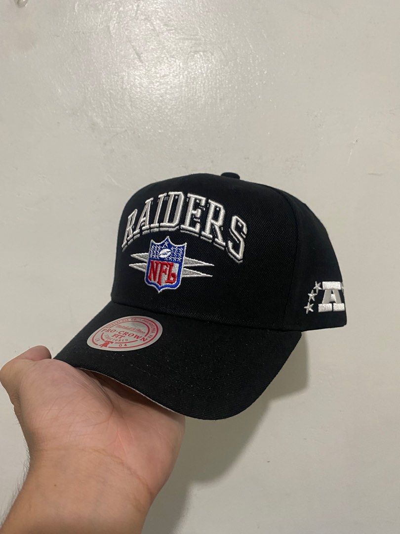 Mitchell and ness pro crown Raiders Og logo, Men's Fashion, Watches &  Accessories, Caps & Hats on Carousell