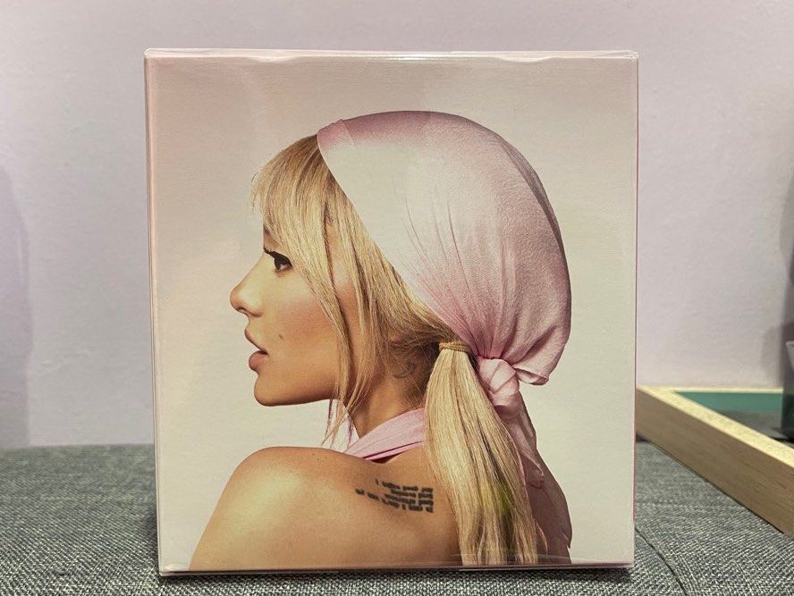 Mod Blush by Ariana Grande Perfume