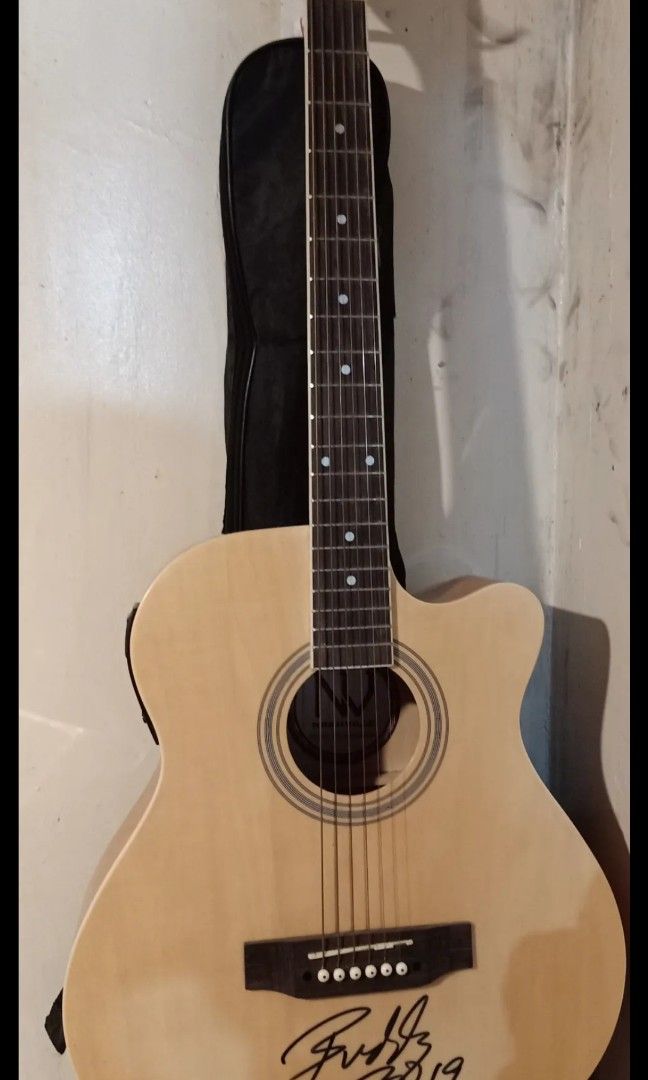 Nashville Acoustic Guitar with Buddy Zabala's Signature (Eraserhead's