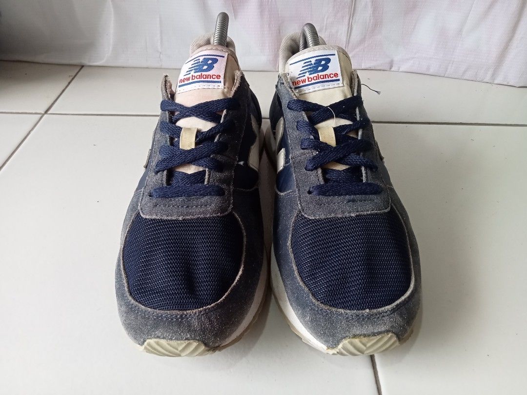 New balance on sale 220 size 5