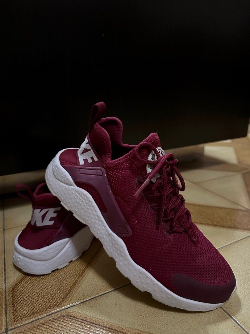 Nike Air Huarache Maroon