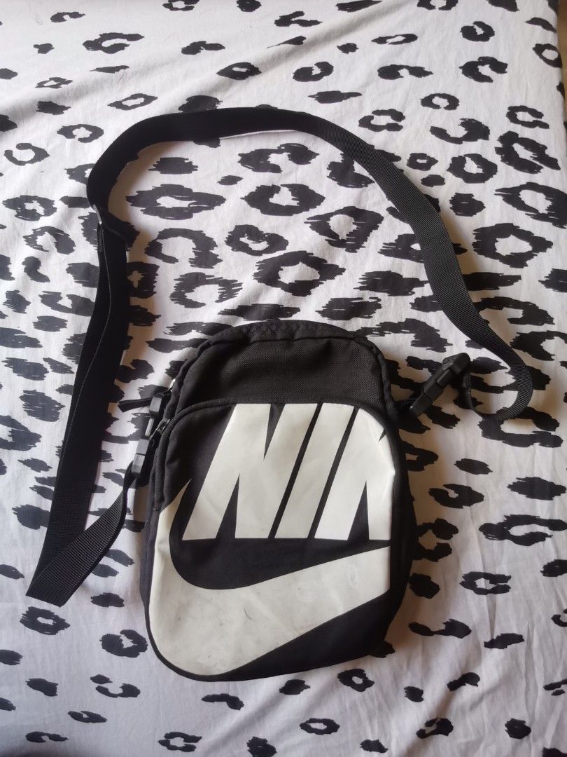Nike Big Swoosh Sling Bag Men s Fashion Bags Sling Bags on Carousell
