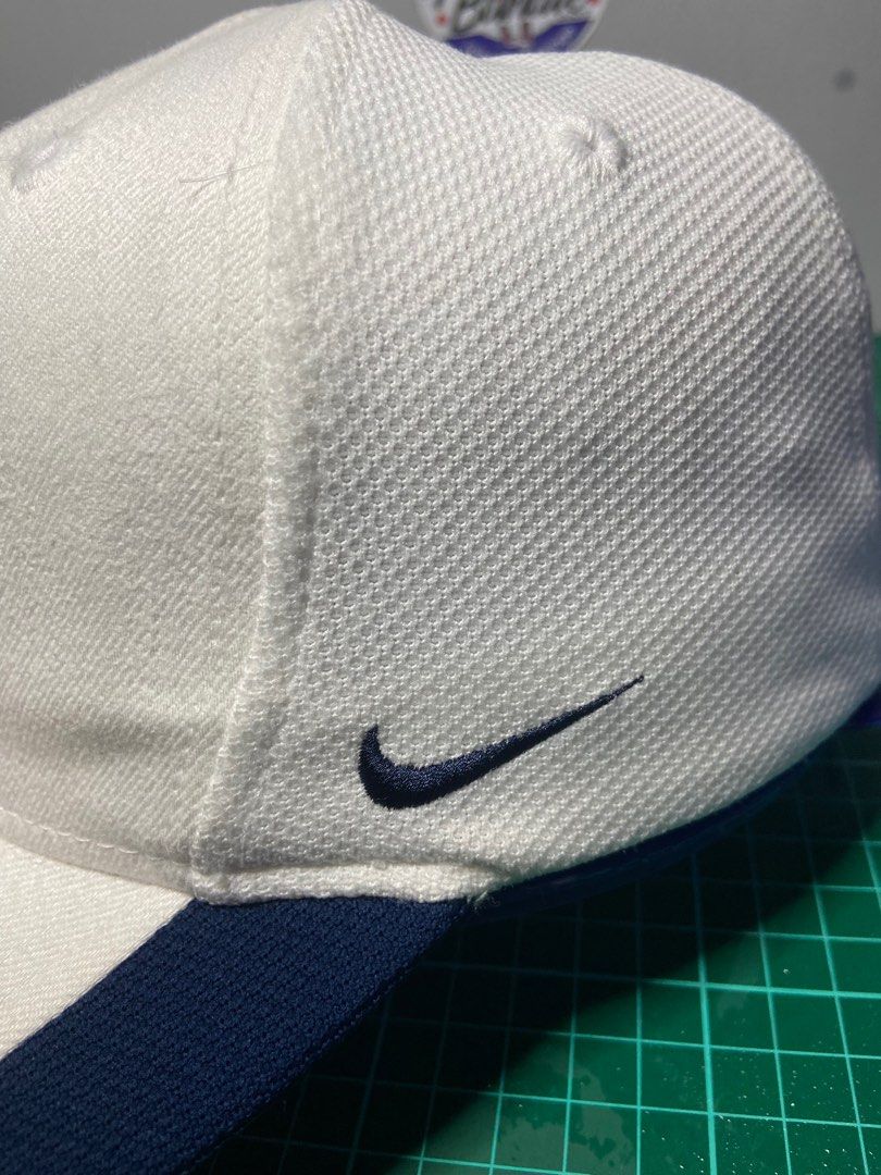 NIKE VINTAGE BYU CAP, Men's Fashion, Watches & Accessories, Cap & Hats