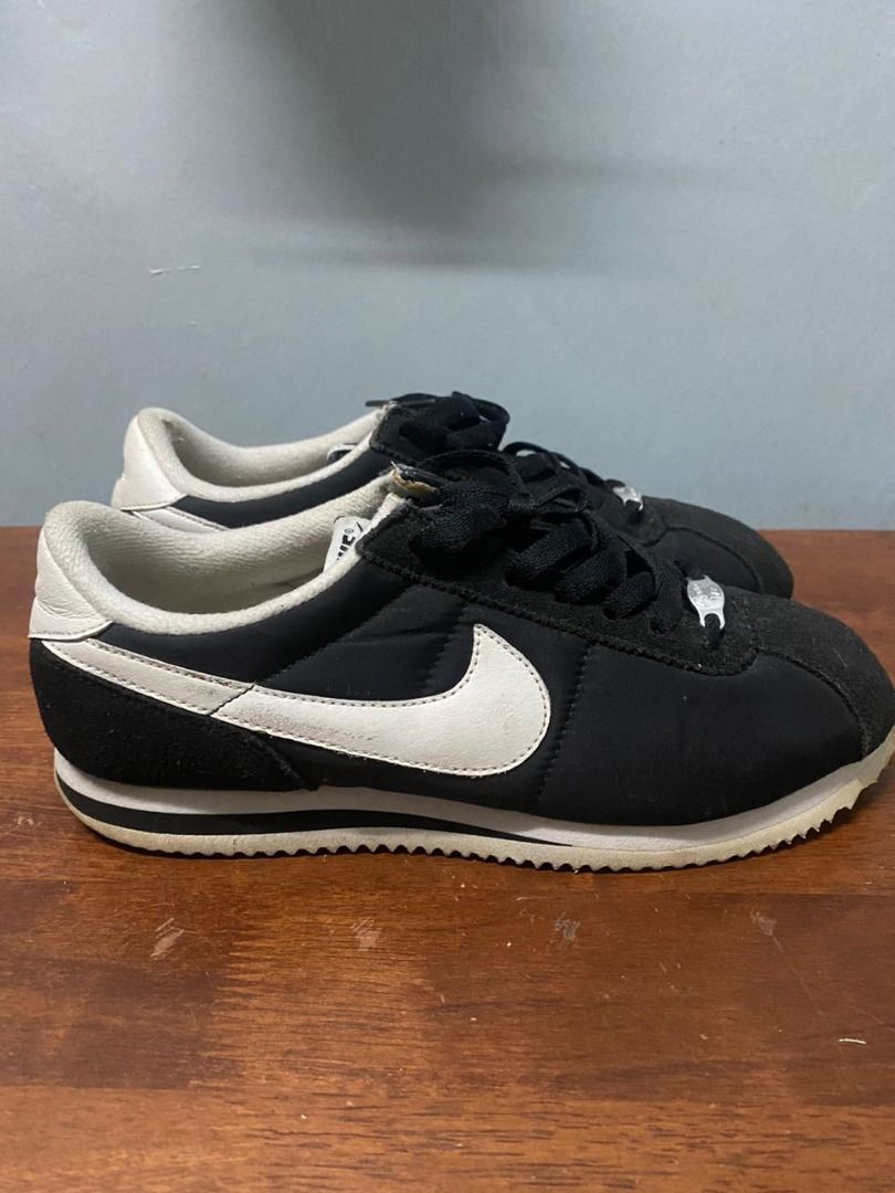 Nike cortez black classic hotsell