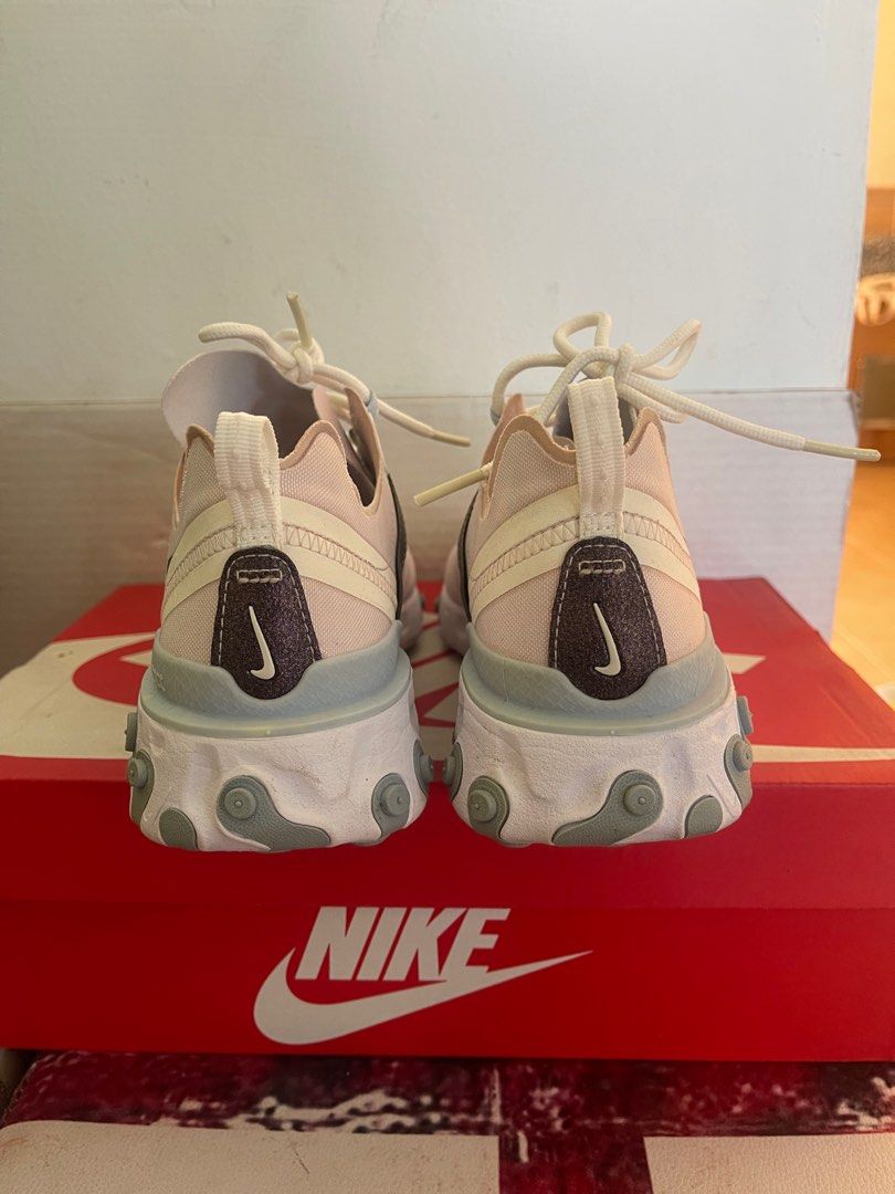 Nike store element rose