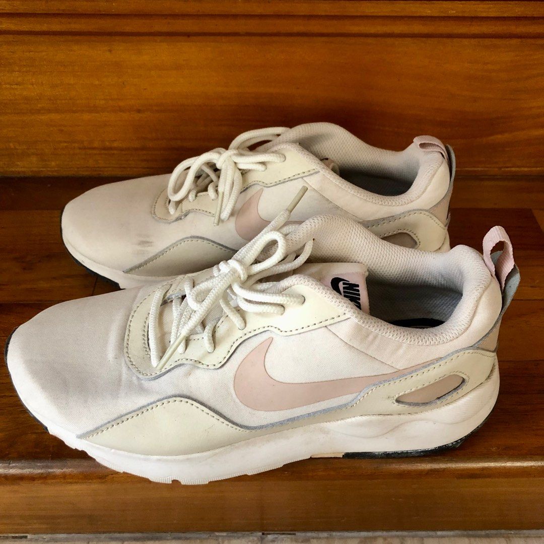 Nike shoes that track steps clearance