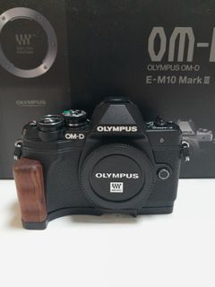 Olympus E-M10 Mark III