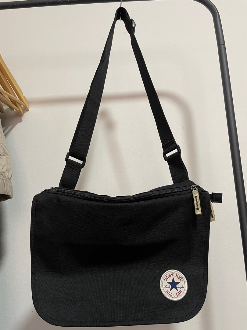 Harga sling discount bag converse