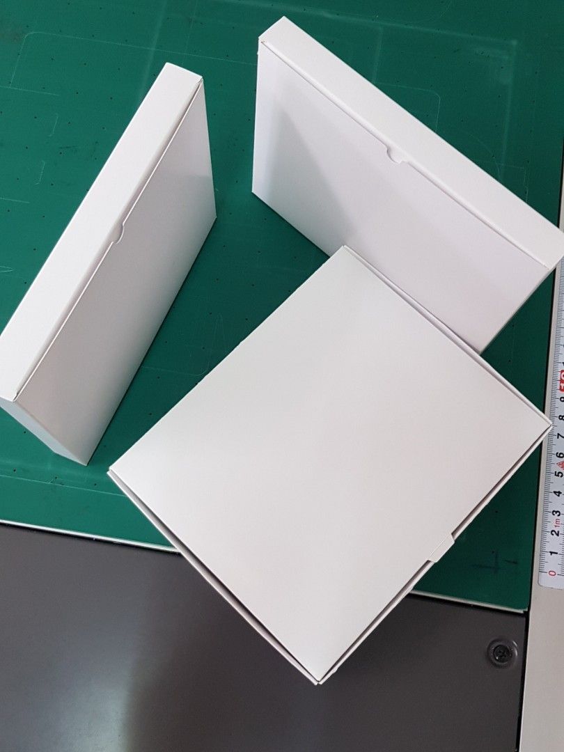 Packaging boxes (Category: Art & Prints) located in Singapore. Submitted by ariff_sultan (Listing ID 1162600518, Image 5). Description: We make customized packaging box,gift box,paper bag,corporate folder,name card, menu card greeting cards and more..... Very useful for small business and events please contact for more information or watsup No: 98741471.