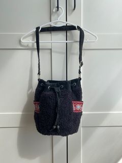 (Category: ) located in . Submitted by shopmyjunk (Listing ID 1219577644, Image 1). Description: .