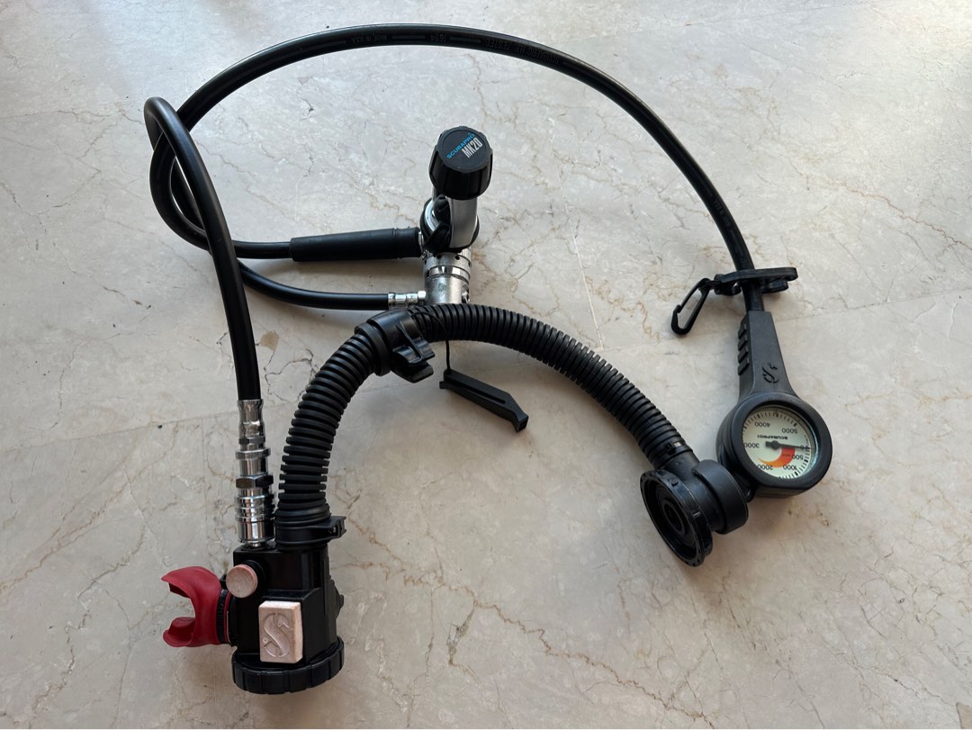 Scubapro MK20 first stage, gauge and alternative air source cum BC