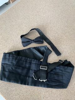 Silk cummerbund and bow tie