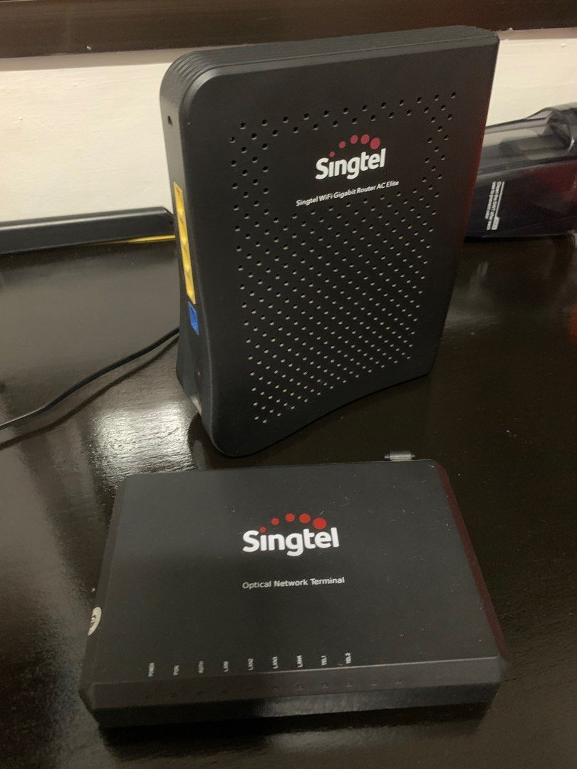 Singtel Router and modem, Computers & Tech, Parts & Accessories