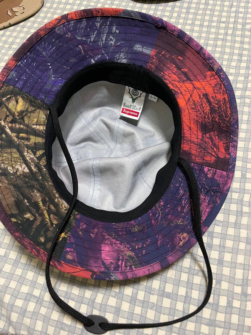 Supreme South2 West8 Jungle bucket hat, 名牌, 飾物及配件- Carousell