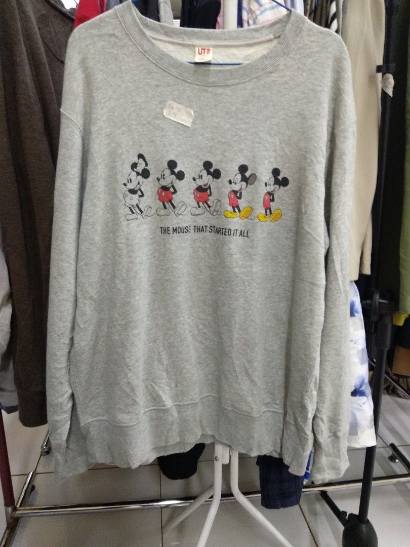Sweater Uniqlo Mickey Mouse Fesyen Pria Pakaian Baju Luaran di Carousell