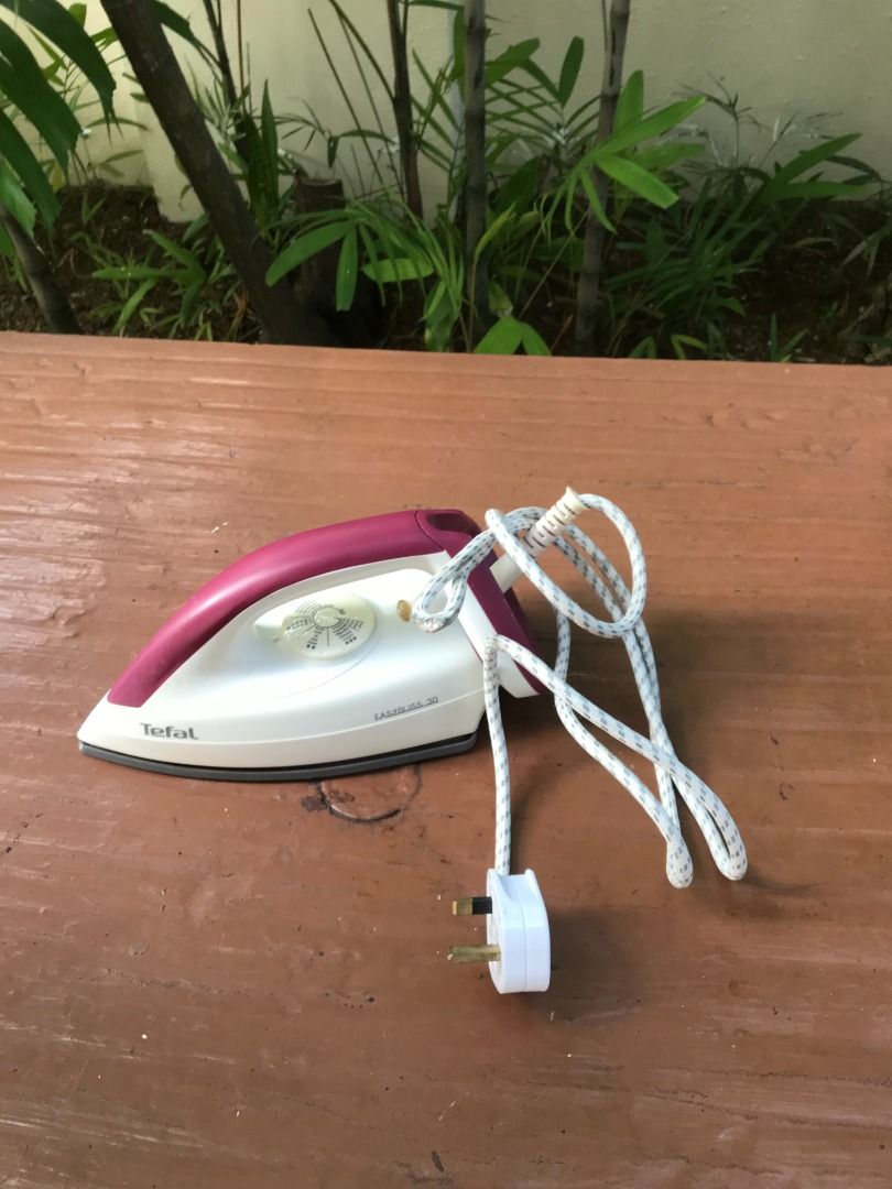 Tefal EasyGliss 30 iron. In good working condition., TV & Home
