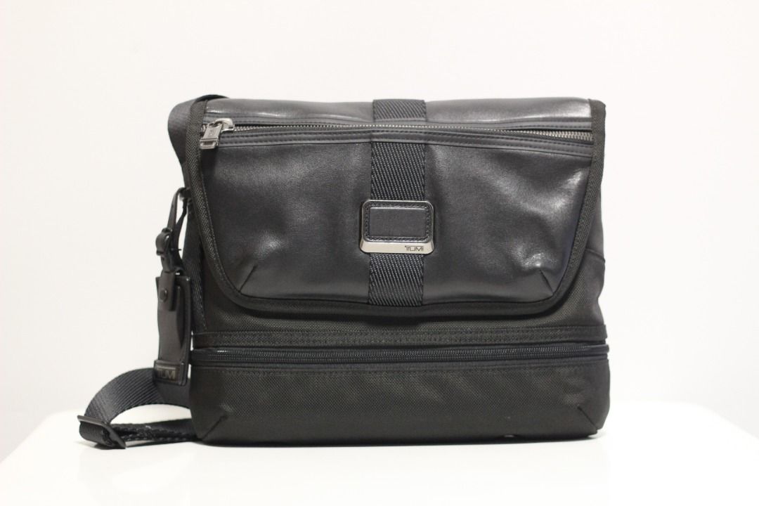Tumi alpha best sale bravo travis crossbody